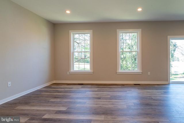 136 ALMOND ST, Orange, VA 22960
