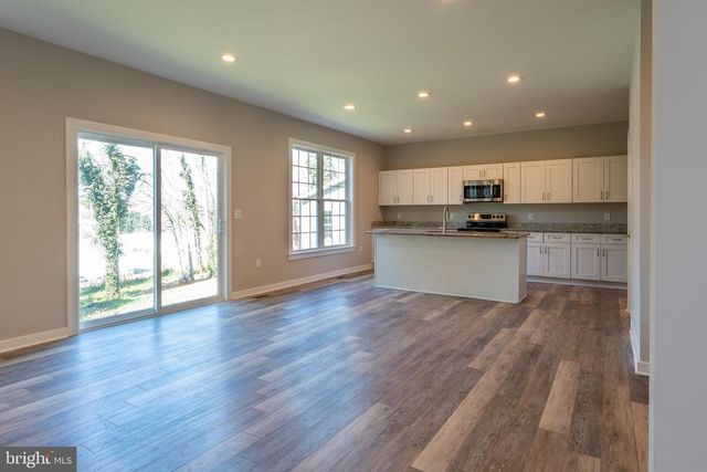 136 ALMOND ST, Orange, VA 22960