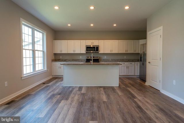 136 ALMOND ST, Orange, VA 22960