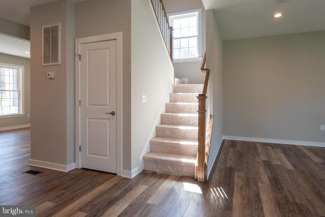 136 ALMOND ST, Orange, VA 22960