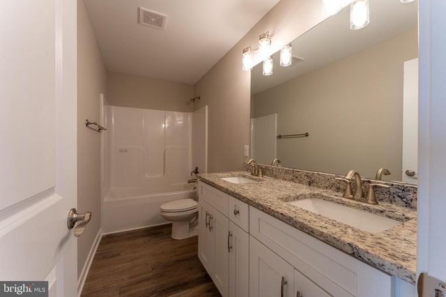 136 ALMOND ST, Orange, VA 22960