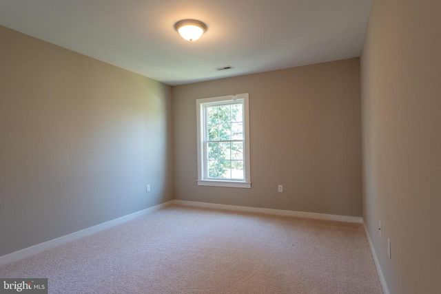 136 ALMOND ST, Orange, VA 22960