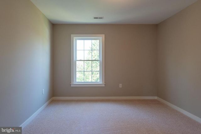 136 ALMOND ST, Orange, VA 22960