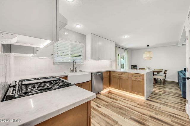 3428 E Windsong Drive, Phoenix, AZ 85048