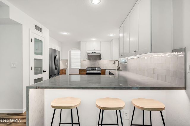 3428 E Windsong Drive, Phoenix, AZ 85048