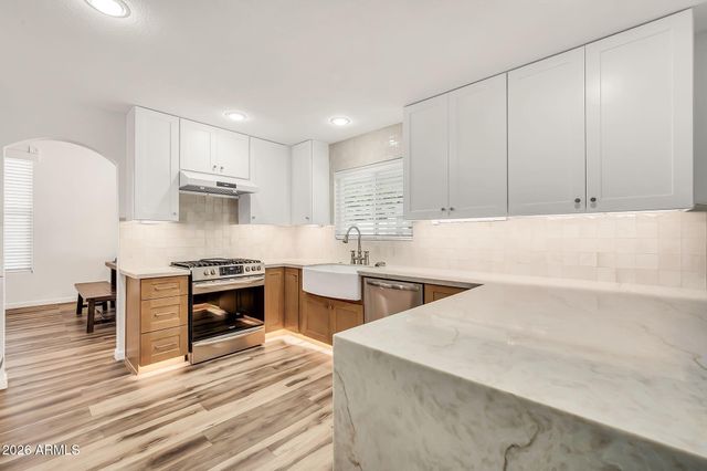 3428 E Windsong Drive, Phoenix, AZ 85048