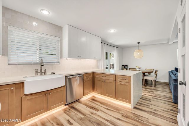 3428 E Windsong Drive, Phoenix, AZ 85048