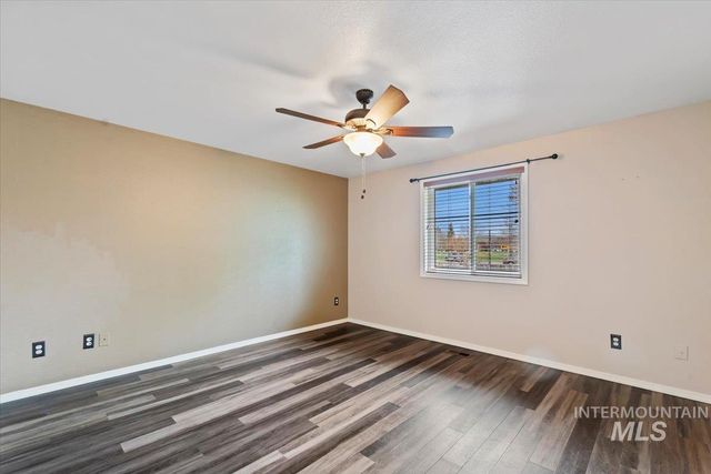 4844 N Johns Landing Way, Boise, ID 83703