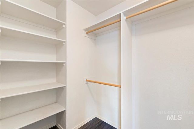 4844 N Johns Landing Way, Boise, ID 83703