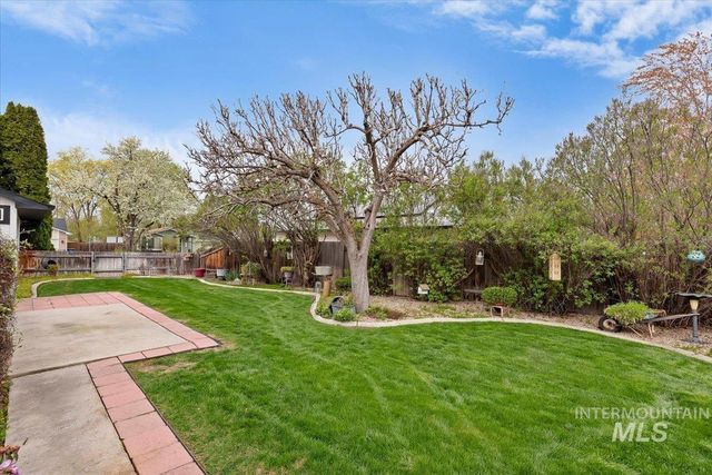 4844 N Johns Landing Way, Boise, ID 83703