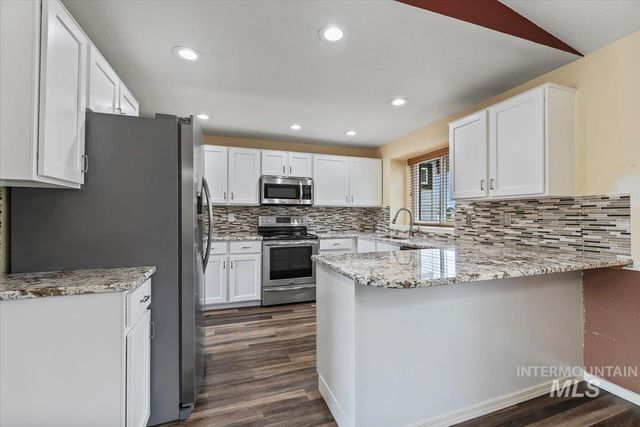 4844 N Johns Landing Way, Boise, ID 83703