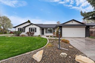 4844 N Johns Landing Way, Boise, ID 83703