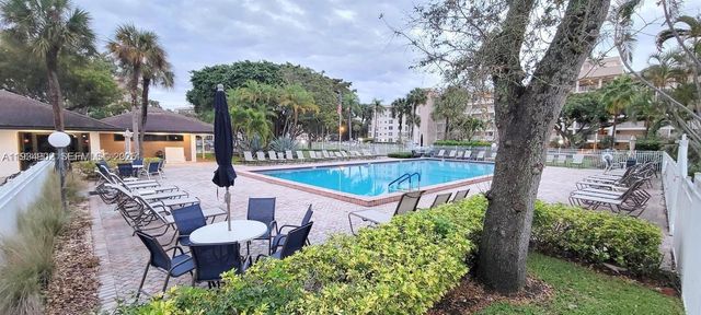 2671 S Course Dr 109, Pompano Beach, FL 33069