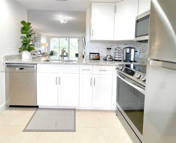 2671 S Course Dr 109, Pompano Beach, FL 33069