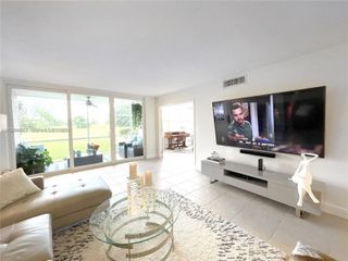 2671 S Course Dr 109, Pompano Beach, FL 33069