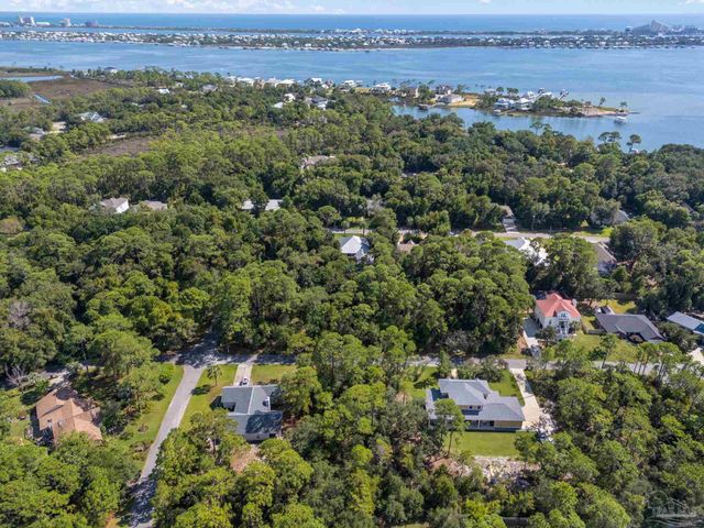 5602 North Shore Way, Pensacola, FL 32507