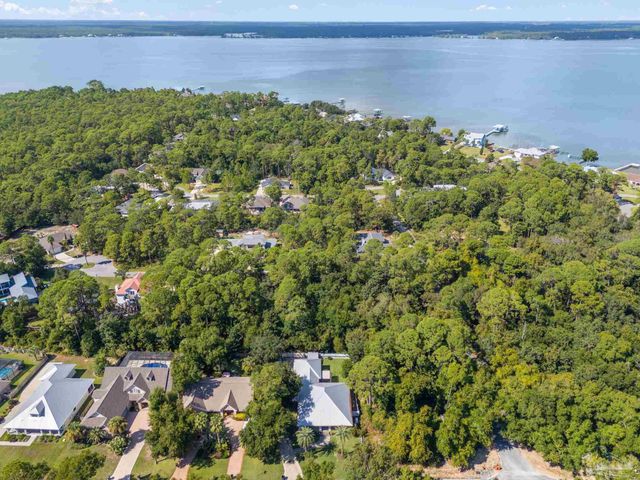 5602 North Shore Way, Pensacola, FL 32507