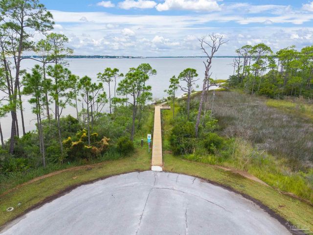 5602 North Shore Way, Pensacola, FL 32507