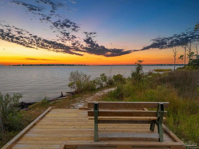 5602 North Shore Way, Pensacola, FL 32507