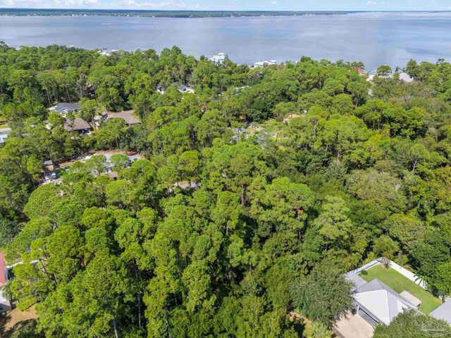 5602 North Shore Way, Pensacola, FL 32507