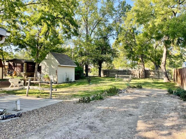 1107 Gypsum Ave., Salina, KS 67401