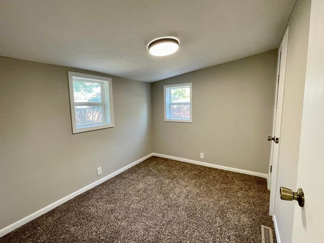 1107 Gypsum Ave., Salina, KS 67401