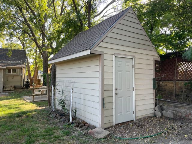 1107 Gypsum Ave., Salina, KS 67401