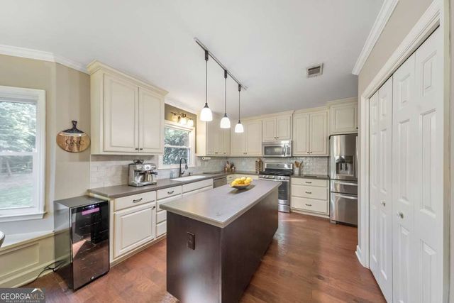 3056 Eagle Watch Drive, Woodstock, GA 30189