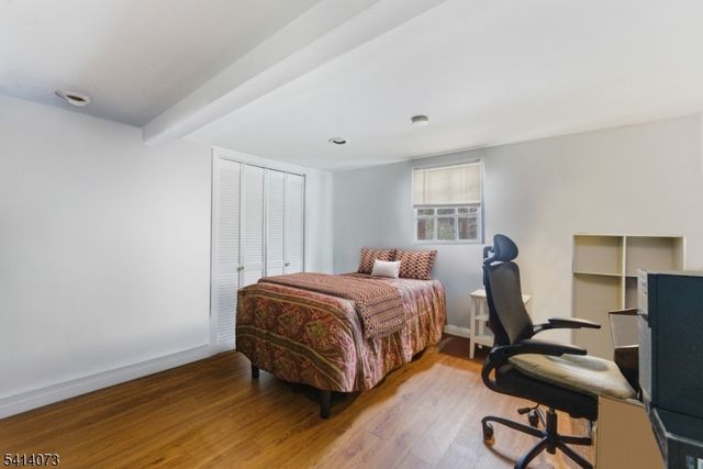 2455 3Rd St, Fort Lee Boro, NJ 07024