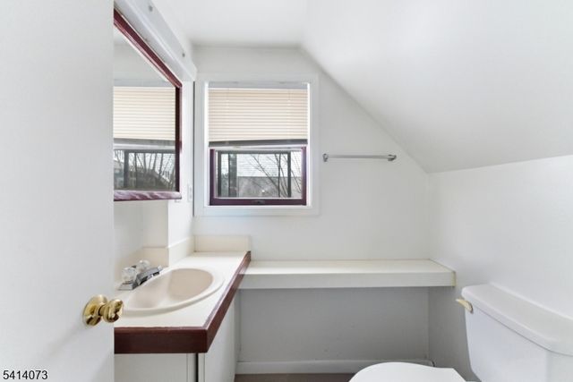 2455 3Rd St, Fort Lee Boro, NJ 07024