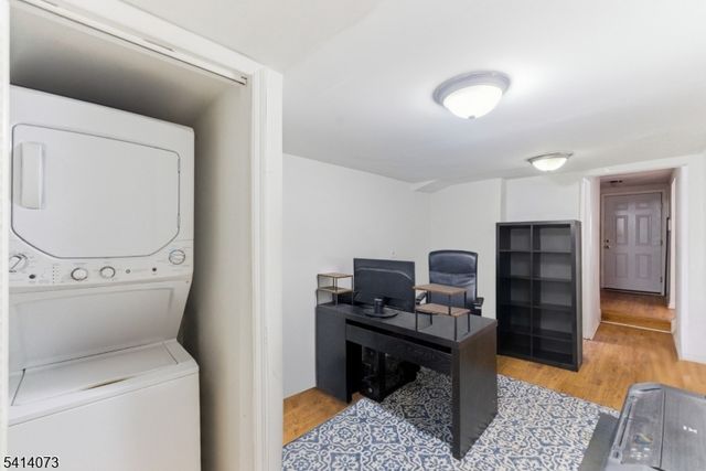 2455 3Rd St, Fort Lee Boro, NJ 07024