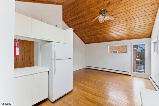 2455 3Rd St, Fort Lee Boro, NJ 07024