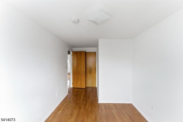 2455 3Rd St, Fort Lee Boro, NJ 07024