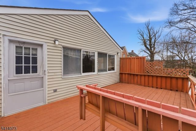 2455 3Rd St, Fort Lee Boro, NJ 07024