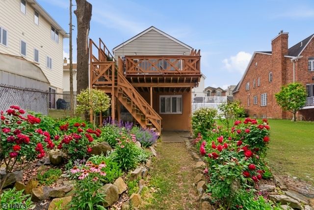 2455 3Rd St, Fort Lee Boro, NJ 07024