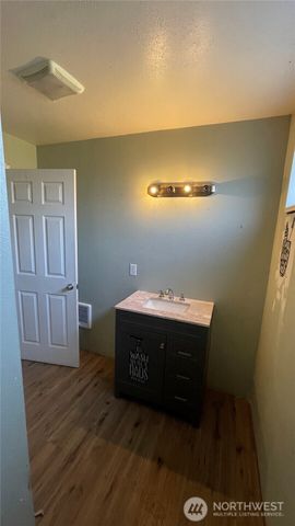 506 W Huntley Street, Aberdeen, WA 98520