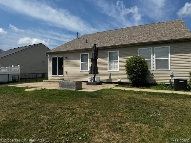 1892 Elkton Drive, Monroe, MI 48162