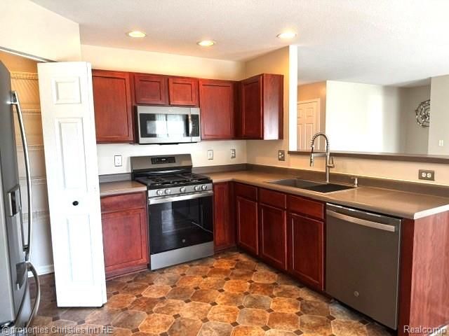 1892 Elkton Drive, Monroe, MI 48162