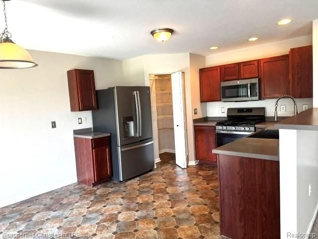 1892 Elkton Drive, Monroe, MI 48162