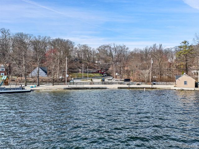 11 Split Rock Road, Mahopac, NY 10541