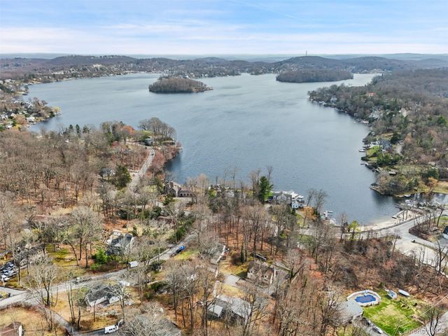11 Split Rock Road, Mahopac, NY 10541