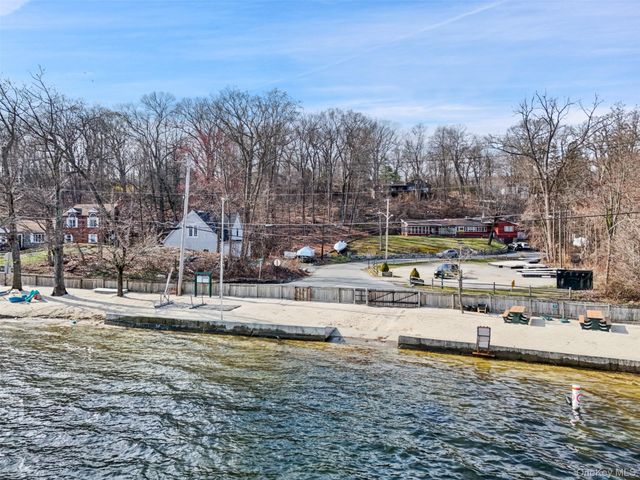11 Split Rock Road, Mahopac, NY 10541