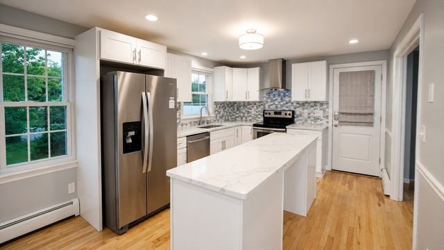 7 Rolling Ridge Rd, Rutland, MA 01543