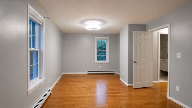 7 Rolling Ridge Rd, Rutland, MA 01543