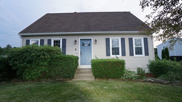 7 Rolling Ridge Rd, Rutland, MA 01543