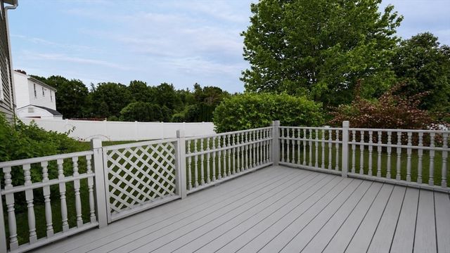 7 Rolling Ridge Rd, Rutland, MA 01543