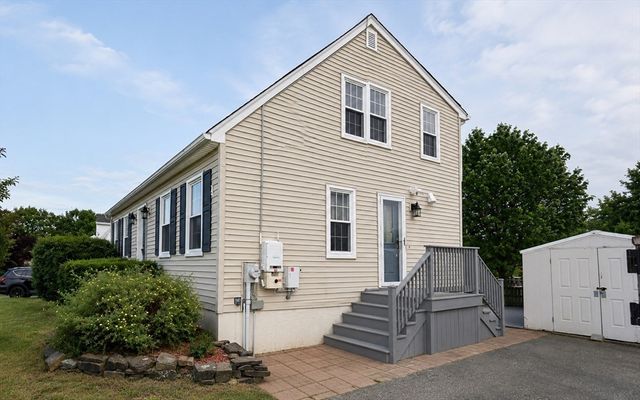7 Rolling Ridge Rd, Rutland, MA 01543
