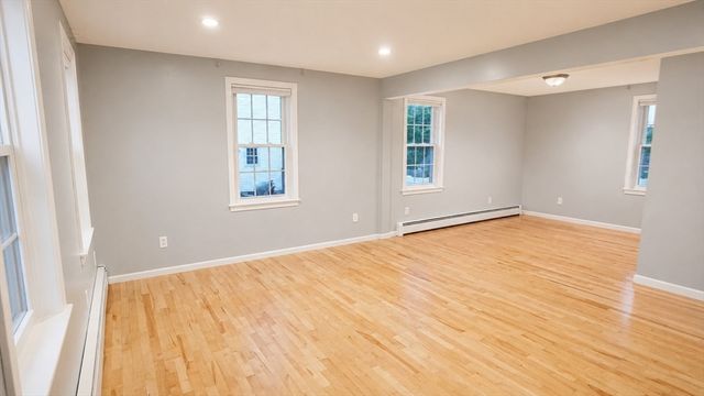 7 Rolling Ridge Rd, Rutland, MA 01543