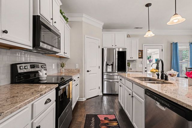 2501 Pinnacle Dr, Chapel Hill, TN 37034