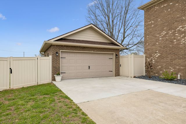 2501 Pinnacle Dr, Chapel Hill, TN 37034